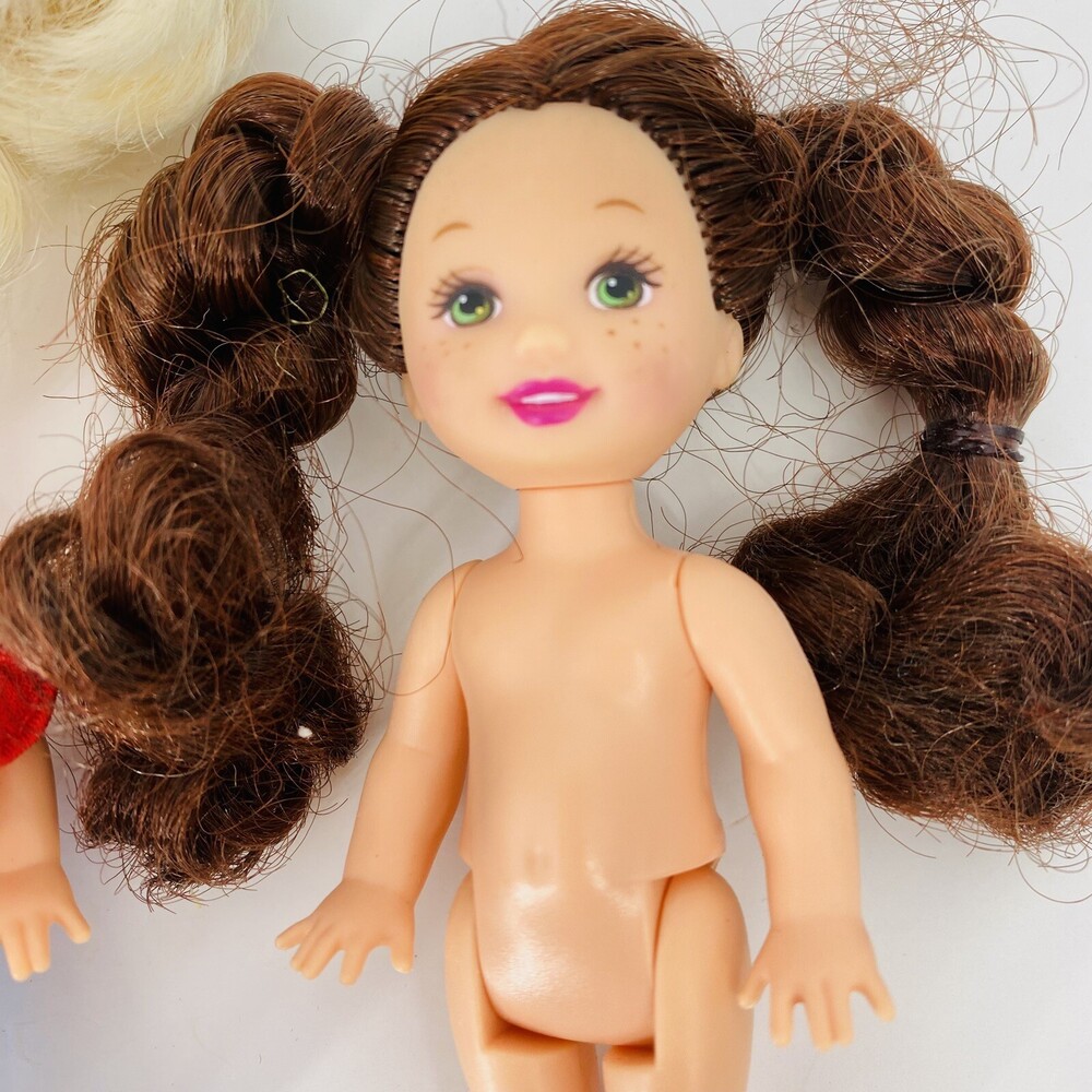 Lot of 2 Barbie Sisters- Vintage 1997 Barbie Kelly Doll Eating Fun & Chelsea - Picture 3 of 9